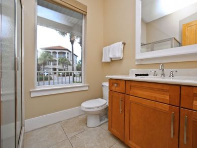Five Bedroom Rental 125 Yards to the Beach.